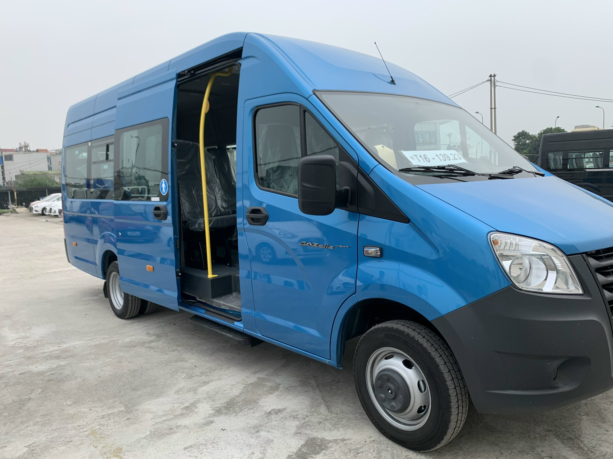 Thuê Xe 19 Chỗ Chạy Hợp Đồng – Giải Pháp Di Chuyển Linh Hoạt Cùng Huy Đạt